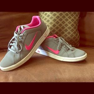 Women’s Nike Court Royale